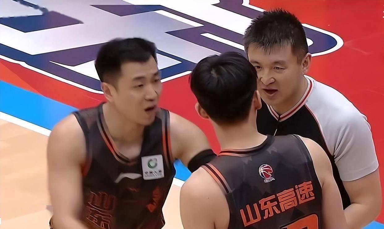 社区盾倒计时，山东男篮今晚内部沟通，细节引发关注，目标明确，球队文化再被提及的简单介绍