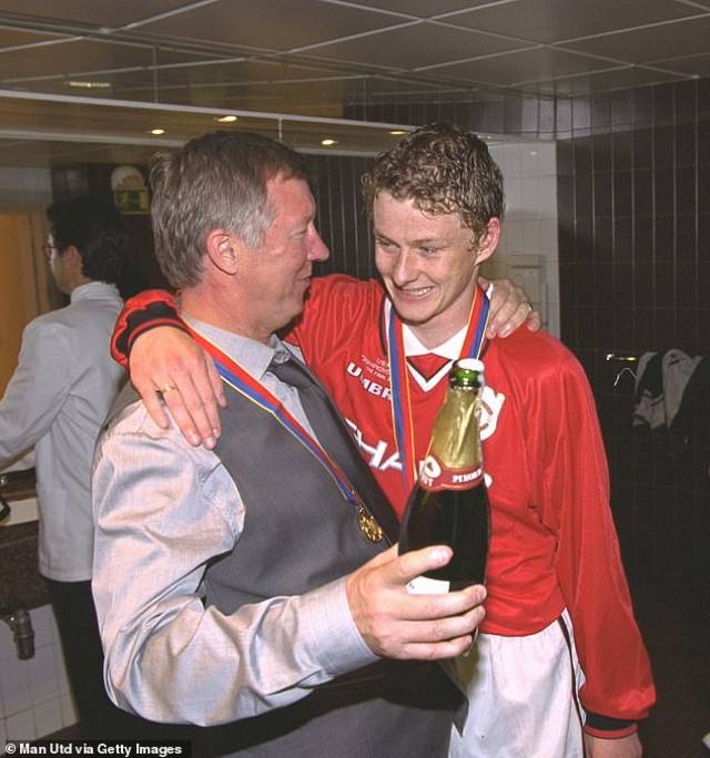 开云下载-包含今夜孟菲斯灰熊调整名单以备社区盾，队长鼓劲环节打磨，媒体盛赞，身体对抗强度拉满的词条