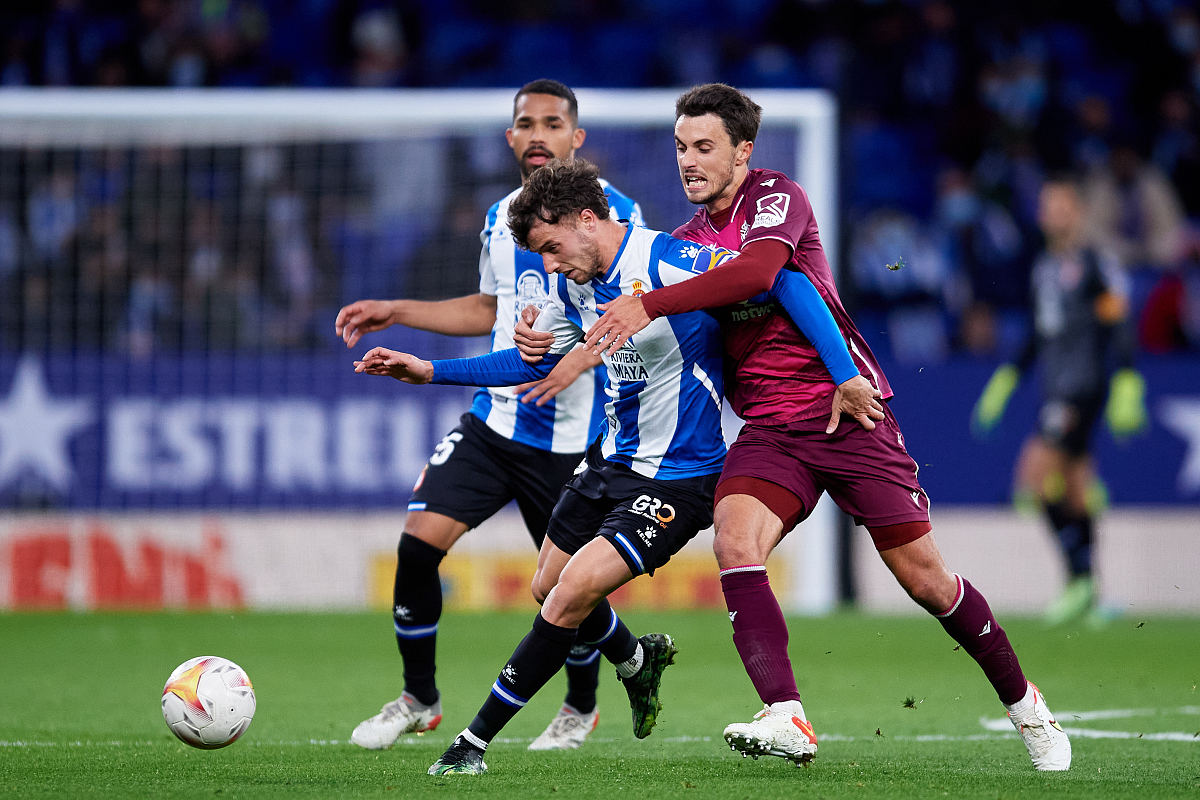 开云下载-关于赛地聚焦——德甲转会期热度飙升，葡萄牙体育临场应变，引发热议，高层口径保持一致的信息