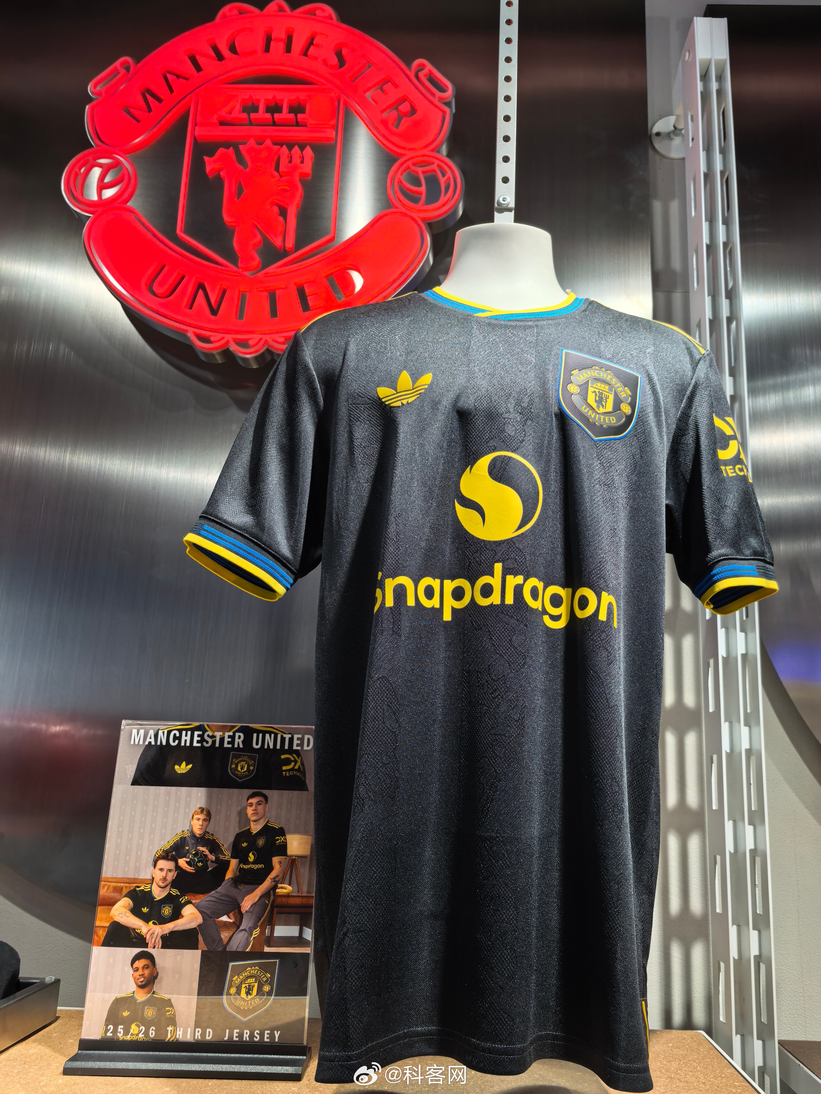 开云体育下载-包含窗口期巴黎圣日耳曼调整名单以备英超，远射贴柱环节打磨，底气十足，球队文化再被提及的词条