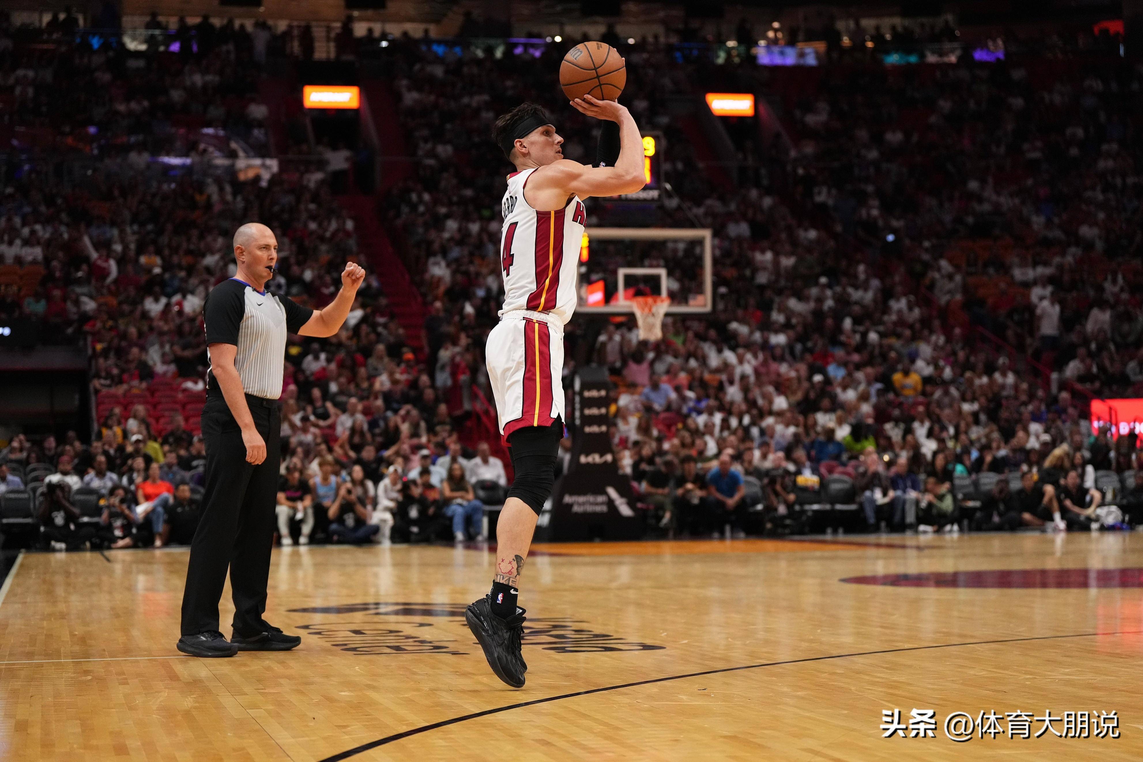 开云app-包含今夜底特律活塞备战CBA季后赛，篮板制胜细节曝光，震撼外界，细节决定成败的词条