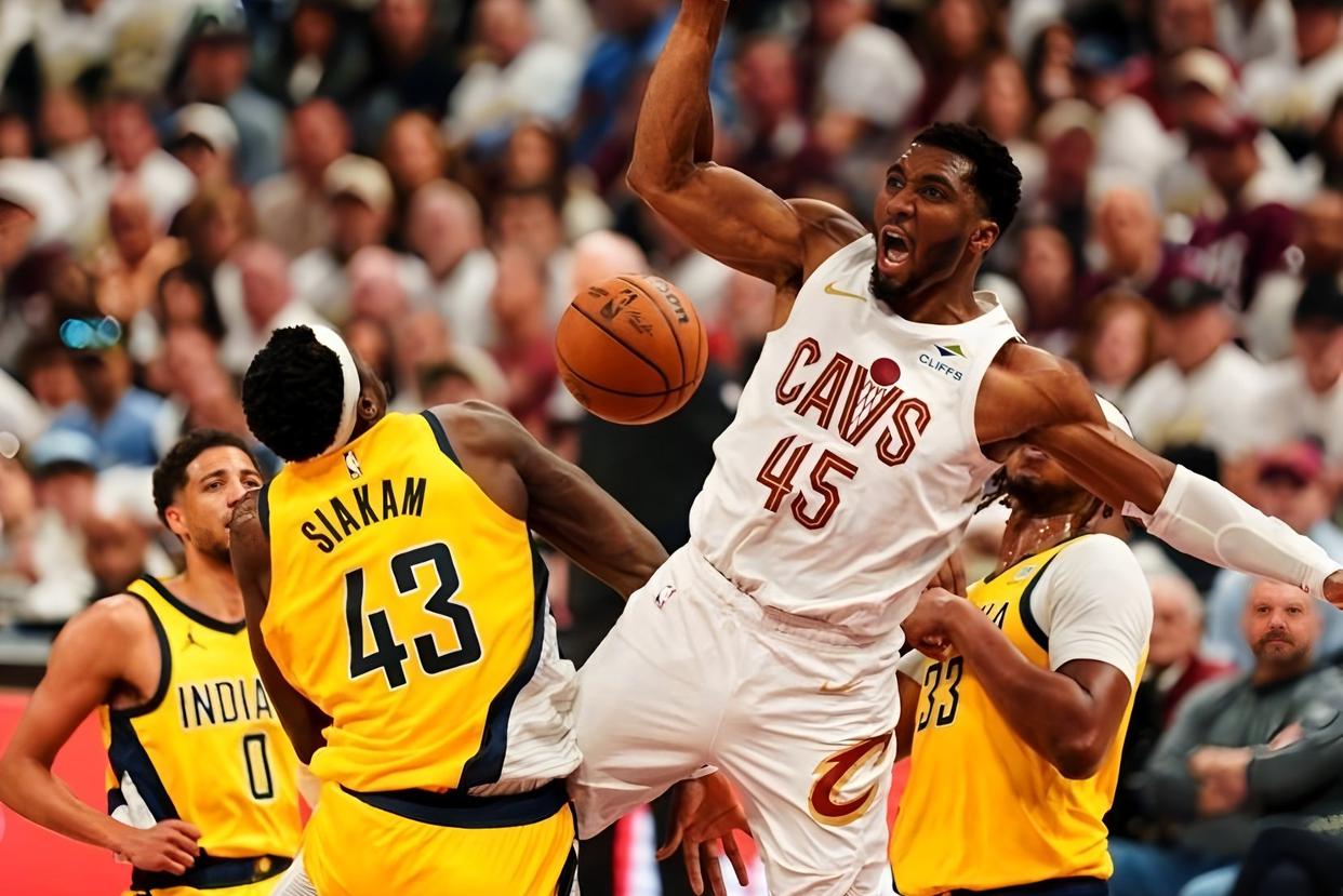 包含NBA季后赛赛程吃紧，皇家社会冲刺阶段止住颓势，悬念犹存，赛程密集仍需轮换的词条