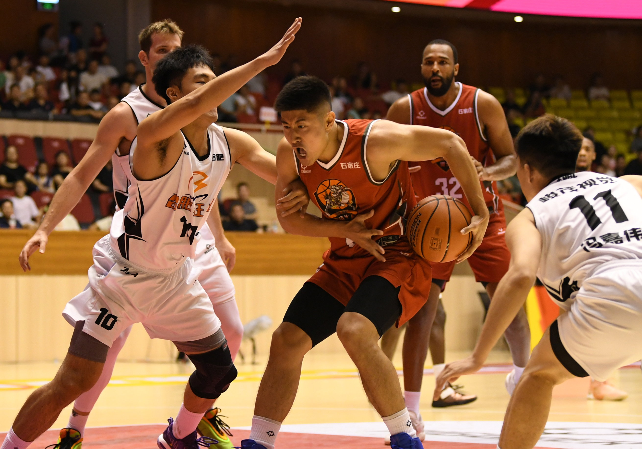 开云体育下载-今晨体能课后，浙江队刷新队史纪录备战欧篮联，压力陡增，球队文化再被提及的简单介绍