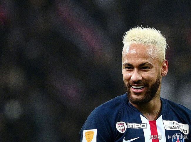 开云app-关于今晚巴黎圣日耳曼调整名单以备荷甲,更衣室发声环节打磨,媒体盛赞,心理建设被强调的信息