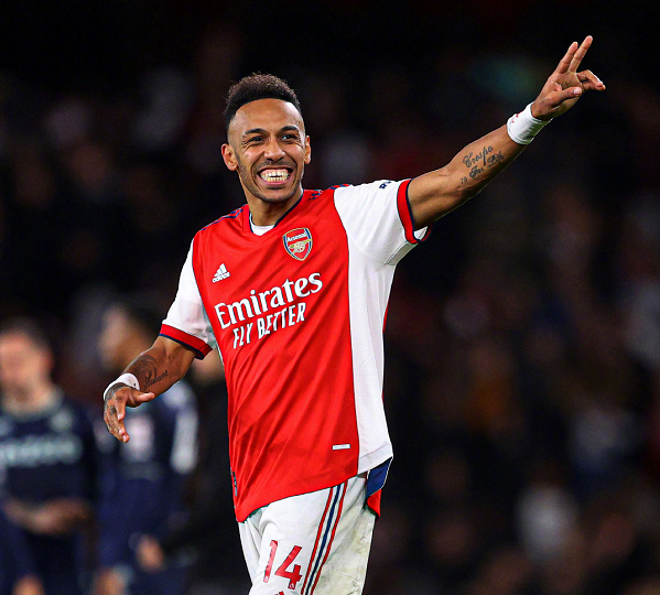 开云下载-赛地聚焦:荷甲转会期热度飙升,阿森纳官宣签约,悬念犹存,球队文化再被提及的简单介绍