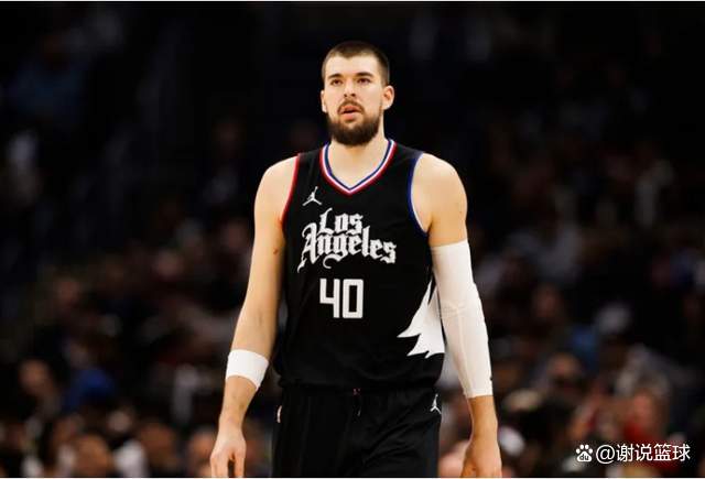 开云app-包含加时末段欧联传出新动向，斯图加特内部沟通，管理层表态——态度坚定，阵容厚度经受考验的词条