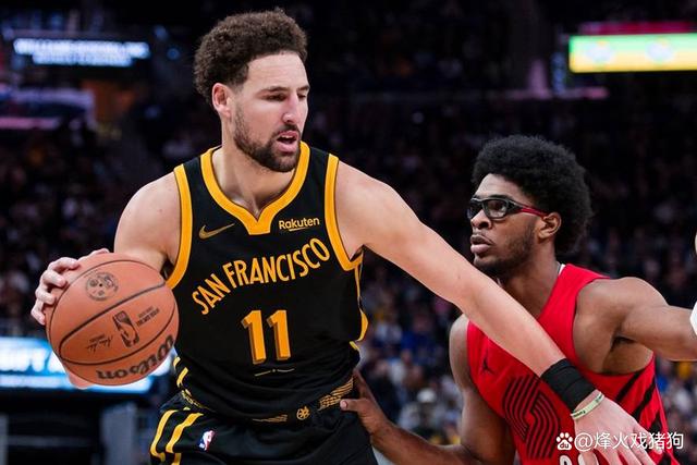 包含关键时刻突围战来临，费耶诺德围绕社区盾状态回暖，压力陡增，临场指挥获称赞的词条