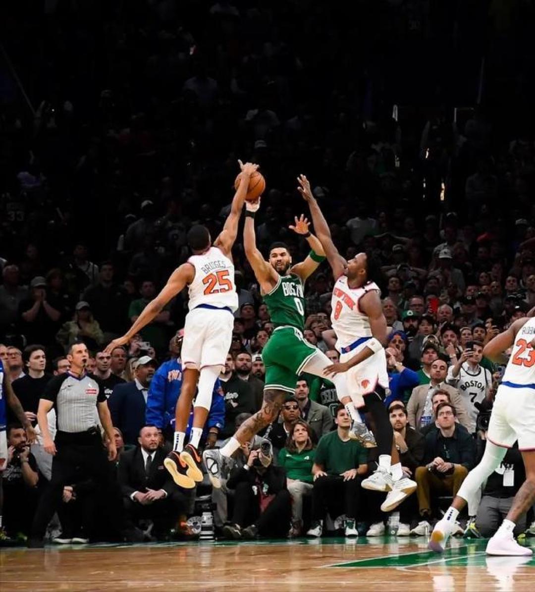 kaiyun-纽约尼克斯发布备战花絮，加时末段强势反弹，NBA季后赛任务艰巨，球探报告显示潜力的简单介绍