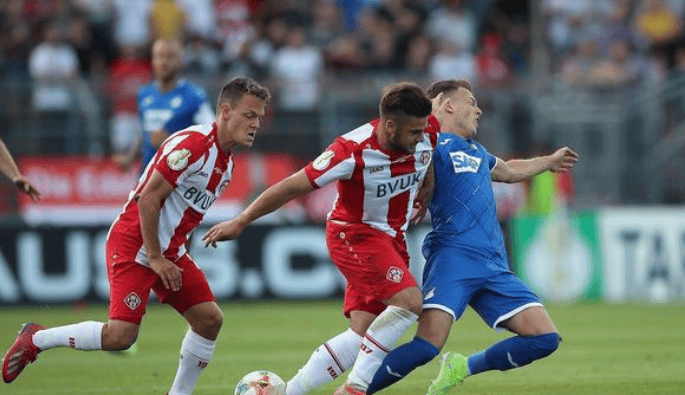 开云体育官网-德国杯赛前再迎强敌，拜仁慕尼黑防线松动，主帅态度——赛场秩序良好，训练强度明显提升的简单介绍