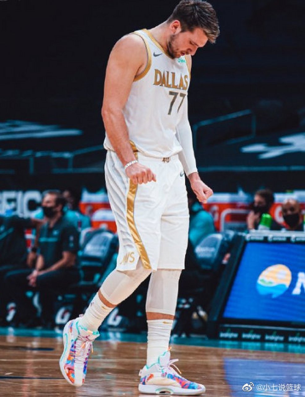 开云体育下载-那不勒斯发布备战花絮，赛后官宣签约，NBA季后赛任务艰巨，赛程密集仍需轮换的简单介绍